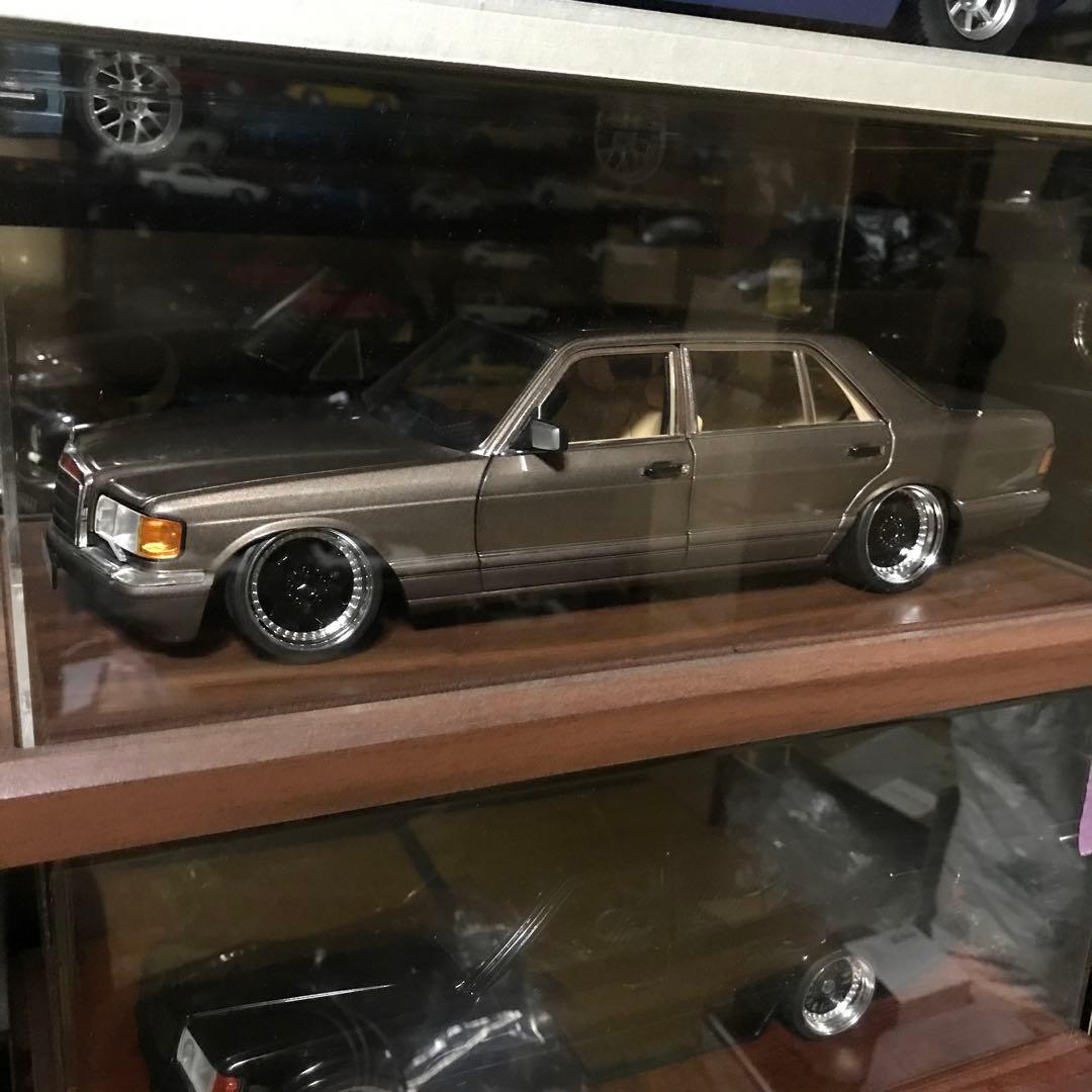 メルセデスベンツセダン ミニカー 1/18