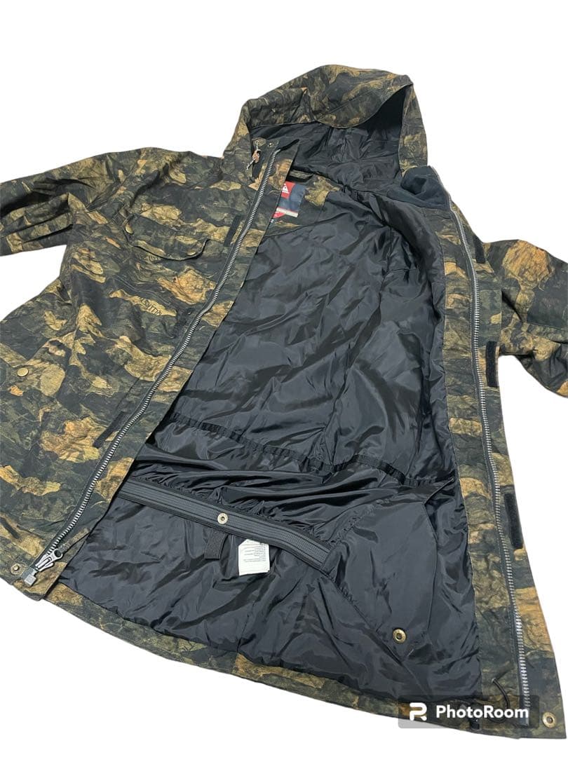 QUIKSILVER クイックシルバー スノーボードウェア 迷彩ジャケット S