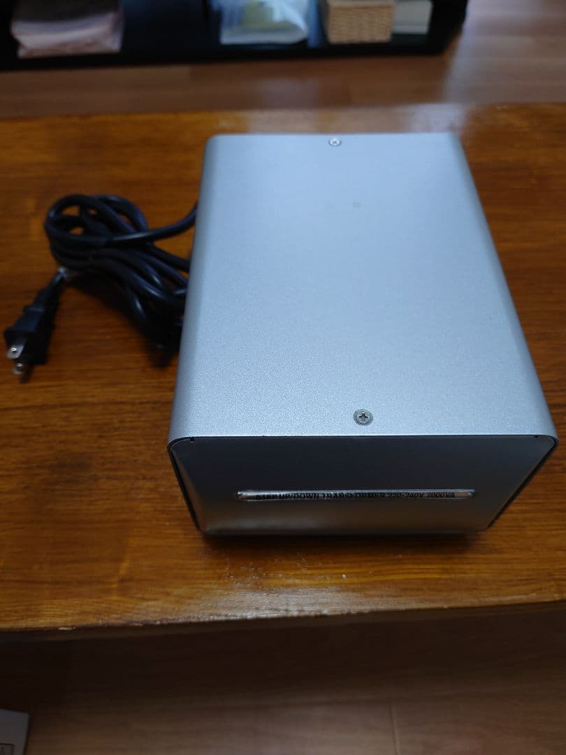 【海外変圧器】NTI-151 変圧器 2000VA(220-240V→100V)