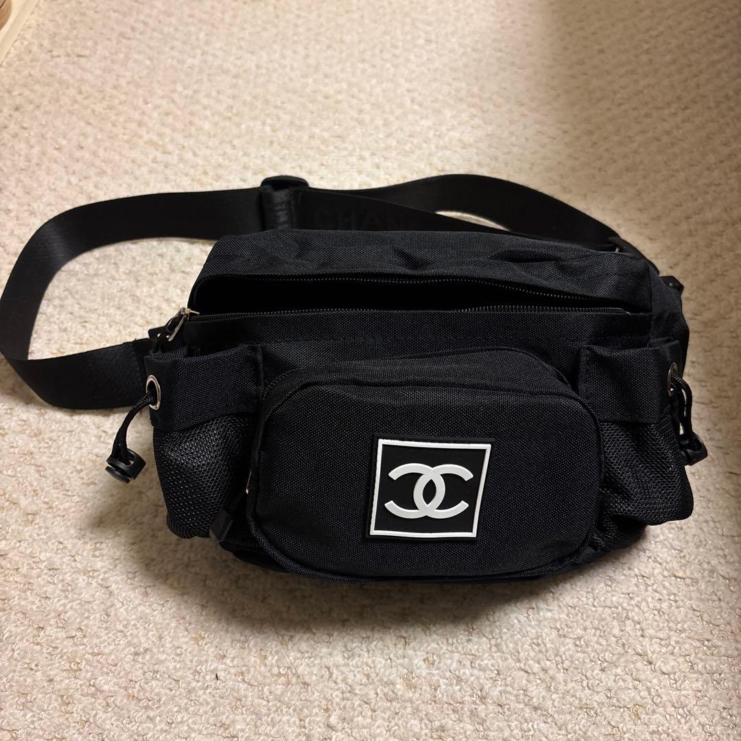 シャネル ノベルティ ボディバッグ 黒 - メルカリ