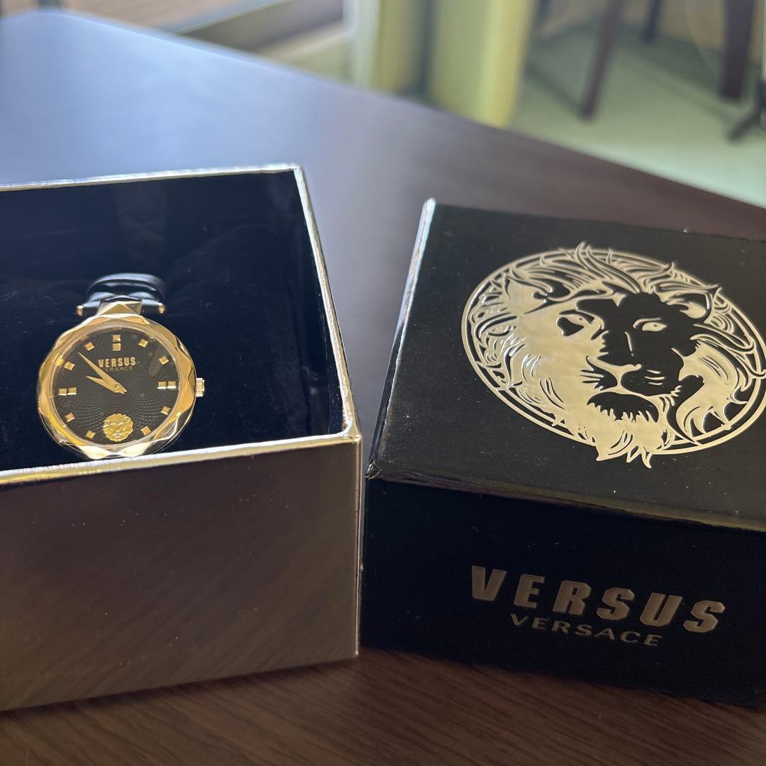 VERSUS 時計 ゴールド【新品・未使用】