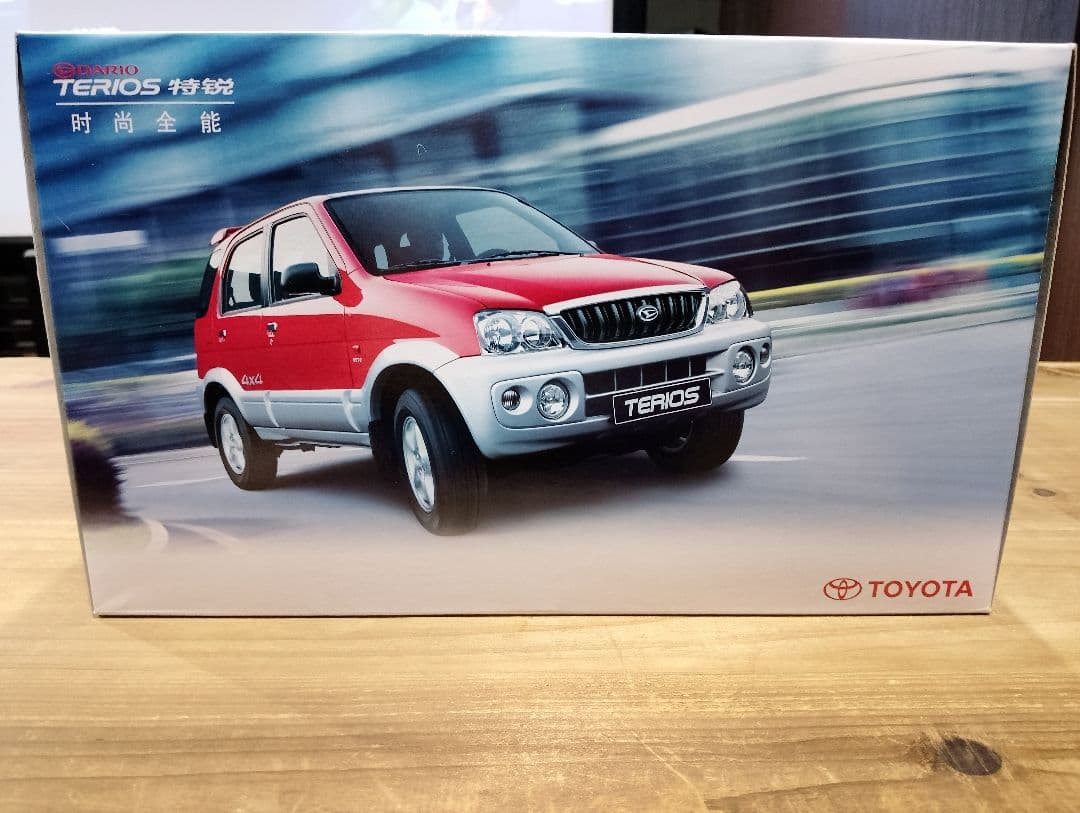 1/18 トヨタ　テリオス　ディーラー品　ミニカー　ホワイト　テリオスキッド