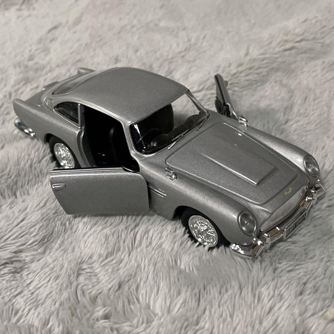 Corgi 007 スペクター アストン DB5&DB10 1/36 ミニカー - メルカリ