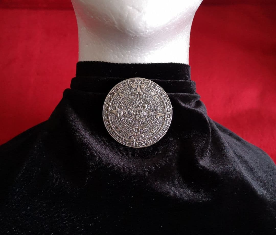 ビンテージ メキシコ 銀細工 未使用 アステカ 太陽神 彫刻 ブローチ