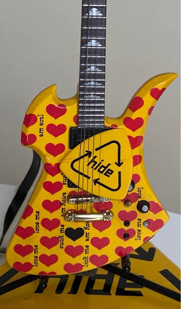 hide ギター イエローハート 1/6フィギュア - メルカリ