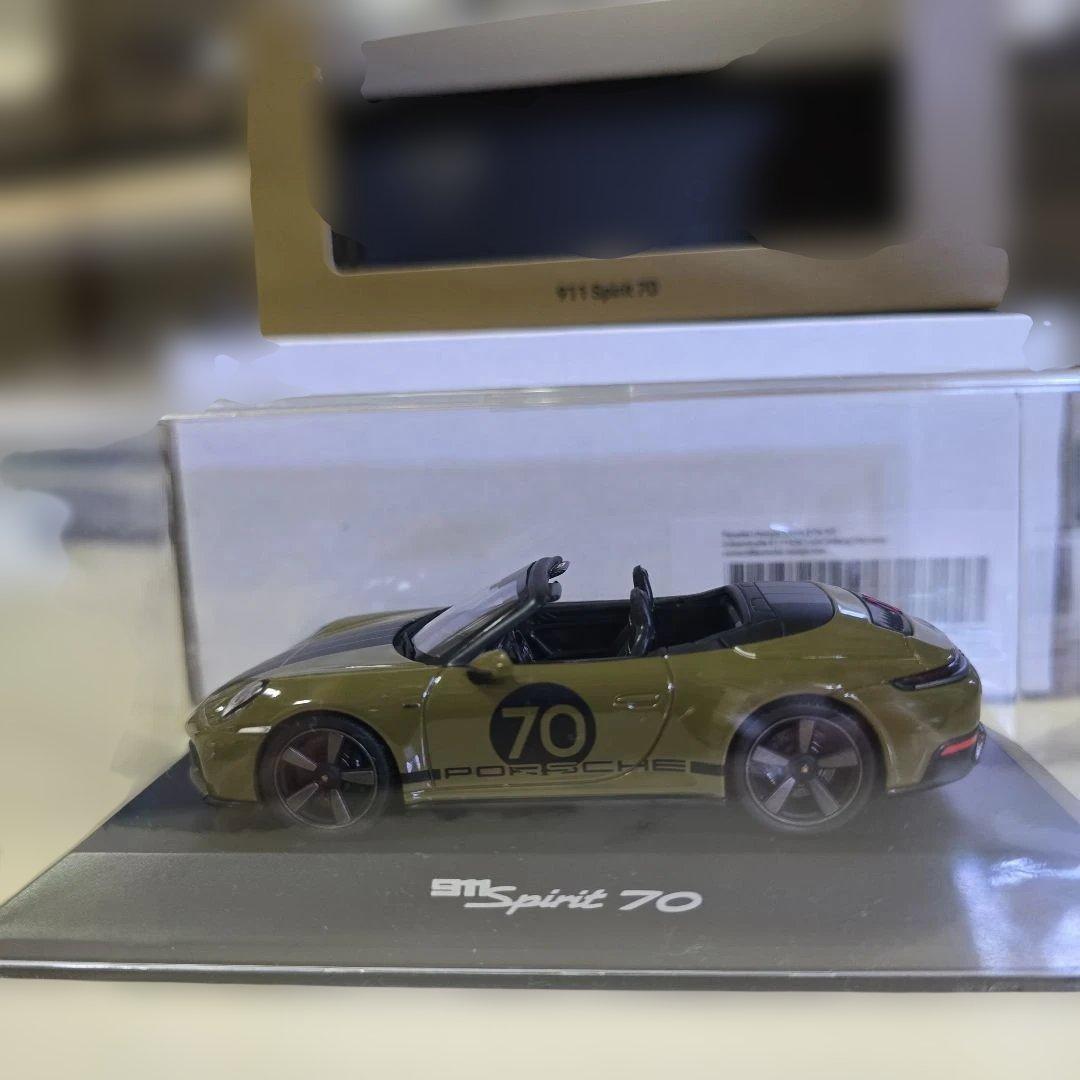 Porsche 911 Spirit 70 スパークモデル ミニカー 1:43
