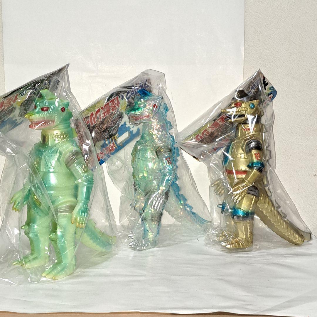 メカゴジラ　ブルマァク　オーロラカラー・蓄光グリーン・ゴールド　３種セット