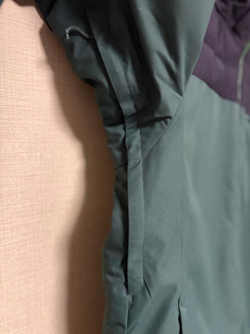 平日値下げ！！Salomon スキーウェアフード付きアウター ダークグリーンM