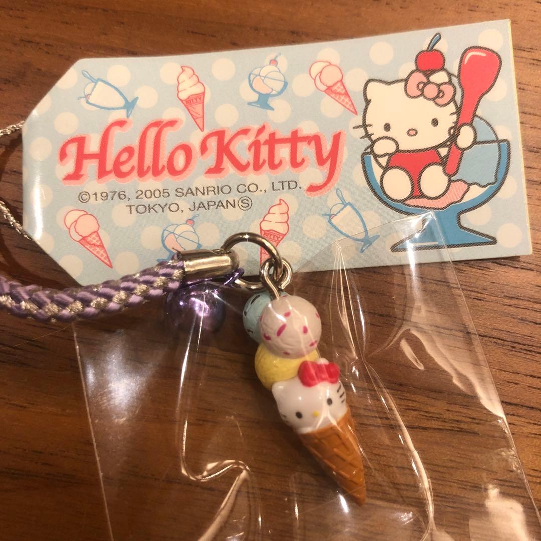 【レア】ハローキティ トリプルコーン 根付け 2005