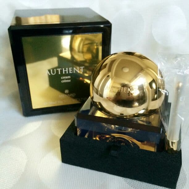 メナード オーセントクリーム 定価108000円