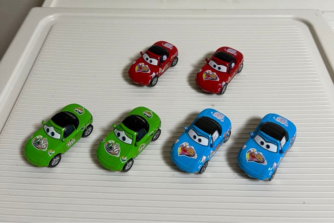 カーズ、ミニカー、ミア＆ティア、キングバージョン、チックヒックスバージョン