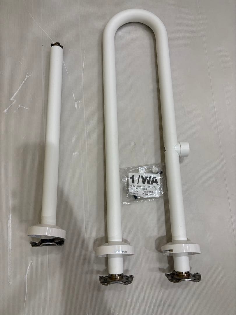 keiko　2個セット　大便器用手すりKF-525AE70J/WA 楽天市場】LIXIL リクシル 大便器用手すり（壁床固定式）KF-525AE70J