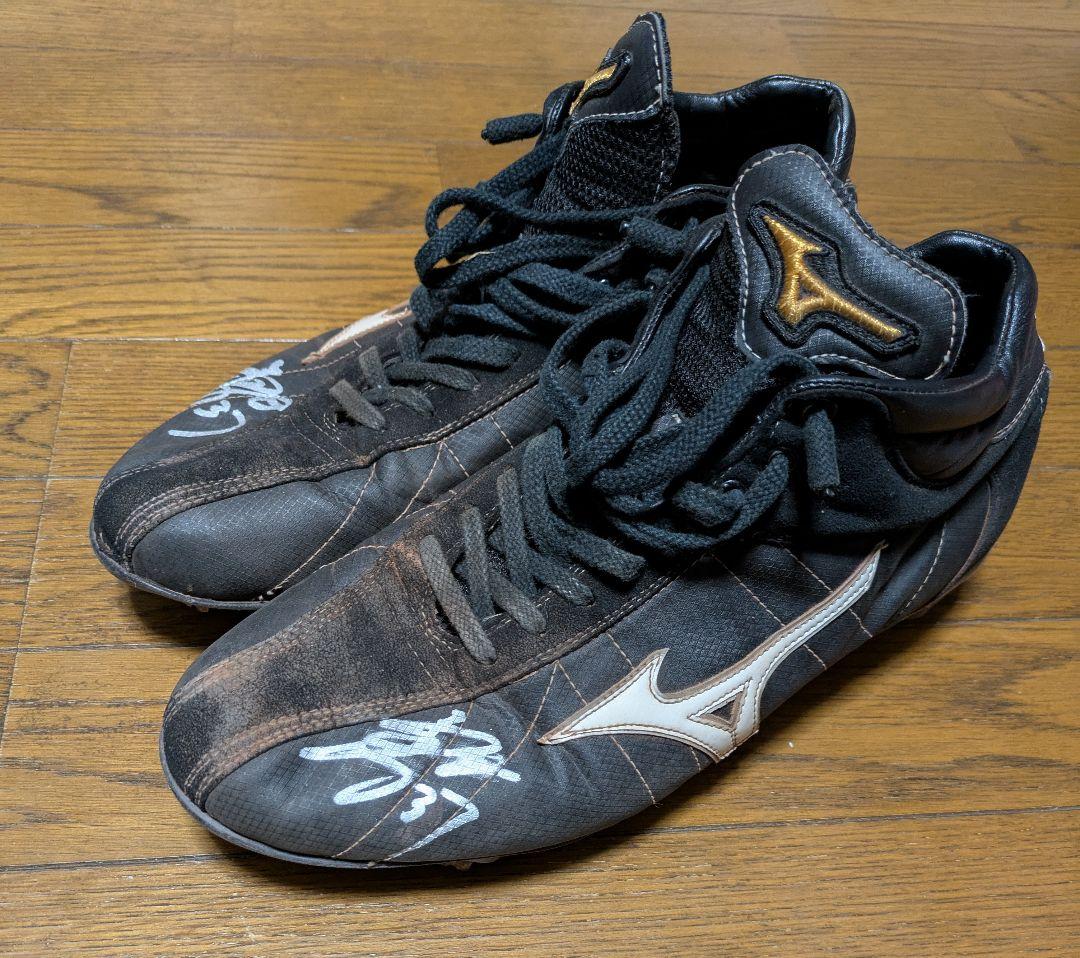 三木亮 実使用 スパイク 千葉ロッテ 現役時代 37 Mizuno 直筆サイン入 三木亮 実使用 スパイク 千葉ロッテ 現役時代 37 Mizuno 直筆サイン入