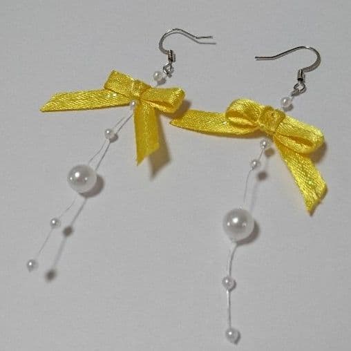 黄色のリボンピアスほかセット販売