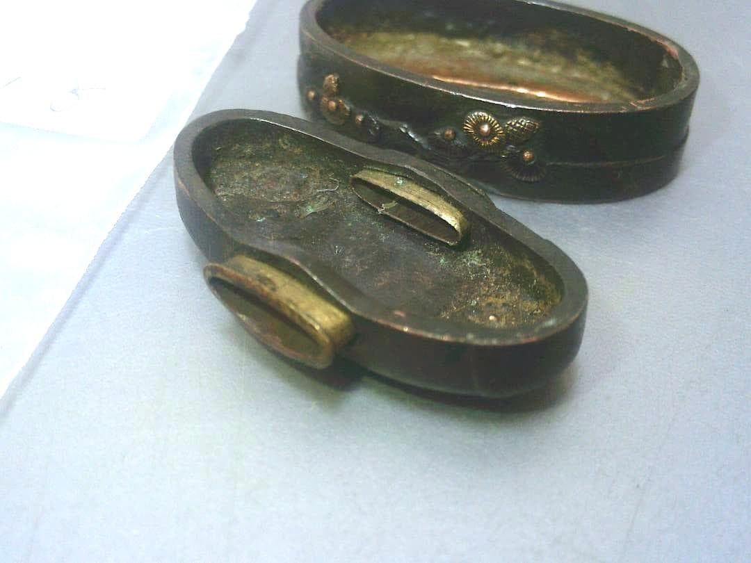 利用！【刀装具部品 縁頭 松木葉文細工 赤銅 小道具・N5