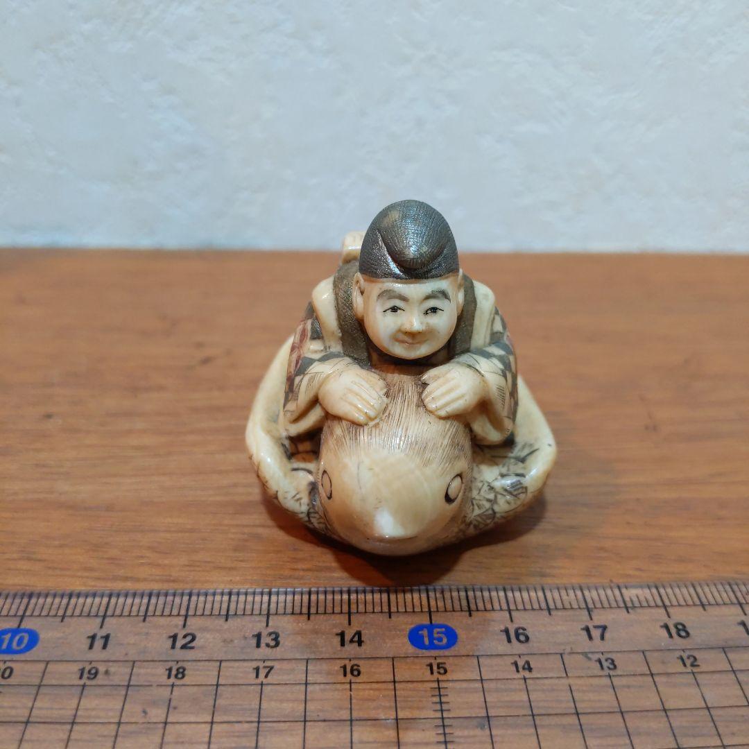 時代提物 縁起物根付 天然素材 在銘【福良雀に乗る大黒様】高4.7