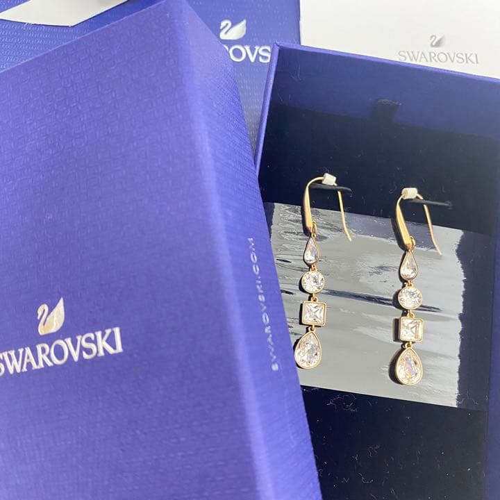 スワロフスキー Swarovski 『Lisanne ピアス』 5395236