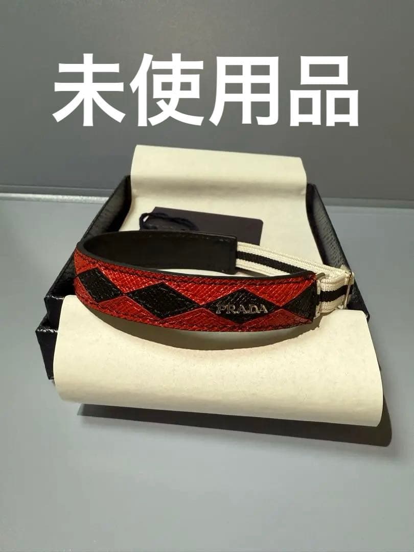 PRADA サフィアーノレザー ラバーバンド ブレスレット