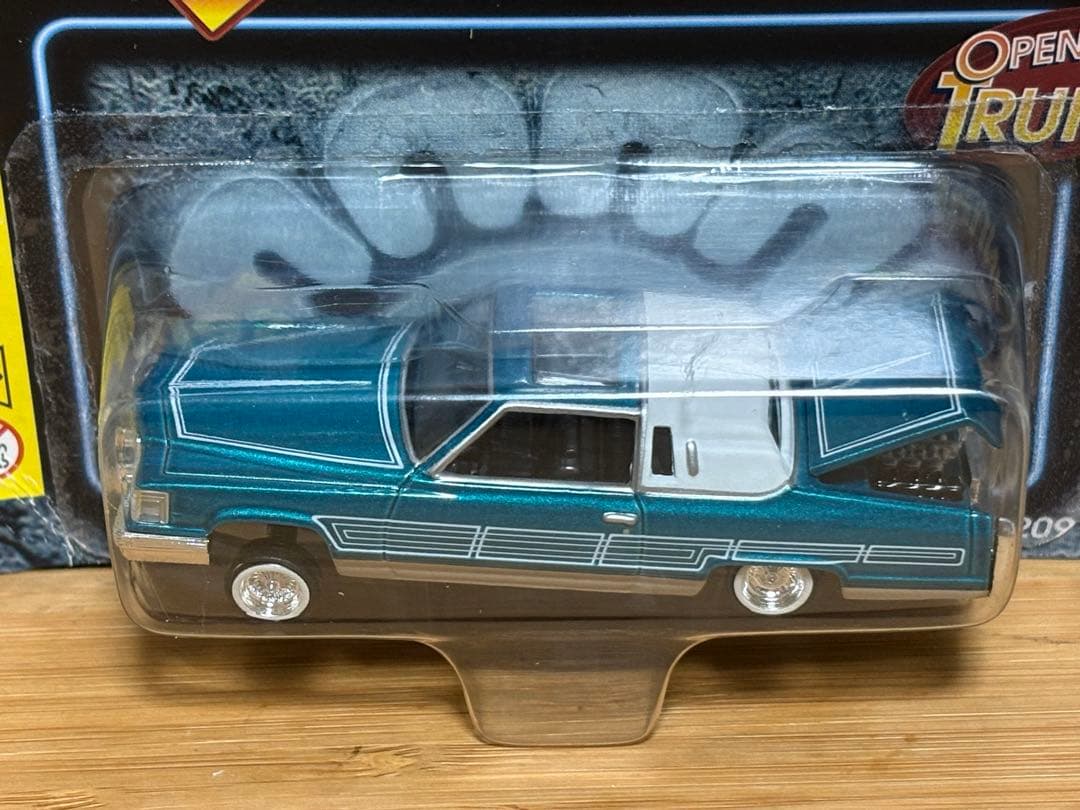 ヨシ '81 Cadillac Coupe DeVille レベル 3562837e307c1588d22703821728c7