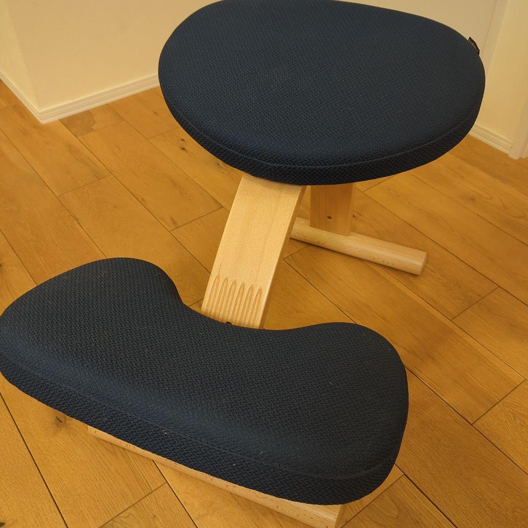 【新品未使用】balans easy 姿勢矯正チェア ネイビー