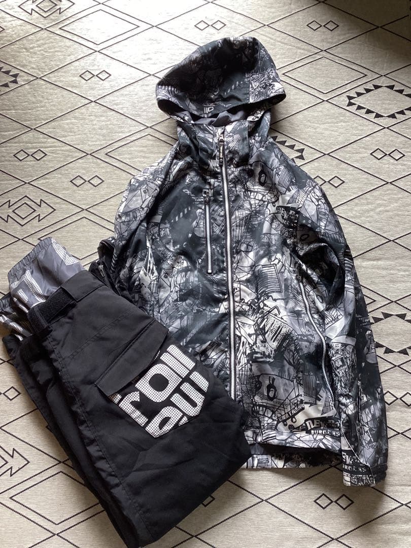 newrollメンズＬスノボウェアスキーウェア