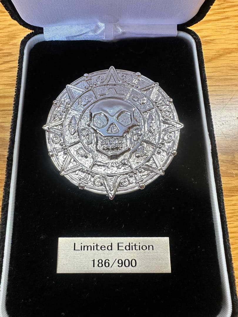 パイレーツ・オブ・カリビアン 銀貨(抽選メダル) 186/900 限定品！ パイレーツオブカリビアン 純銀 メダル 900個限定！ - メルカリ