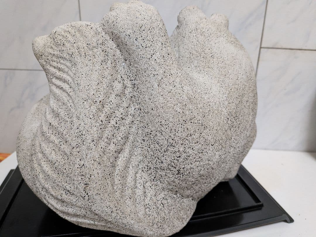 花崗岩（御影石）全長24X横幅23X高さ24センチ重量10