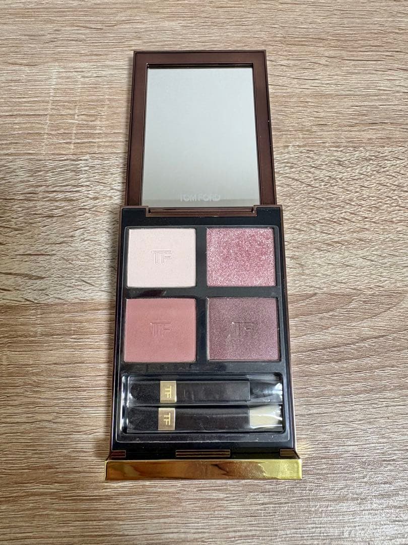 TOM FORD　アイカラークォード　030　インソレントローズ