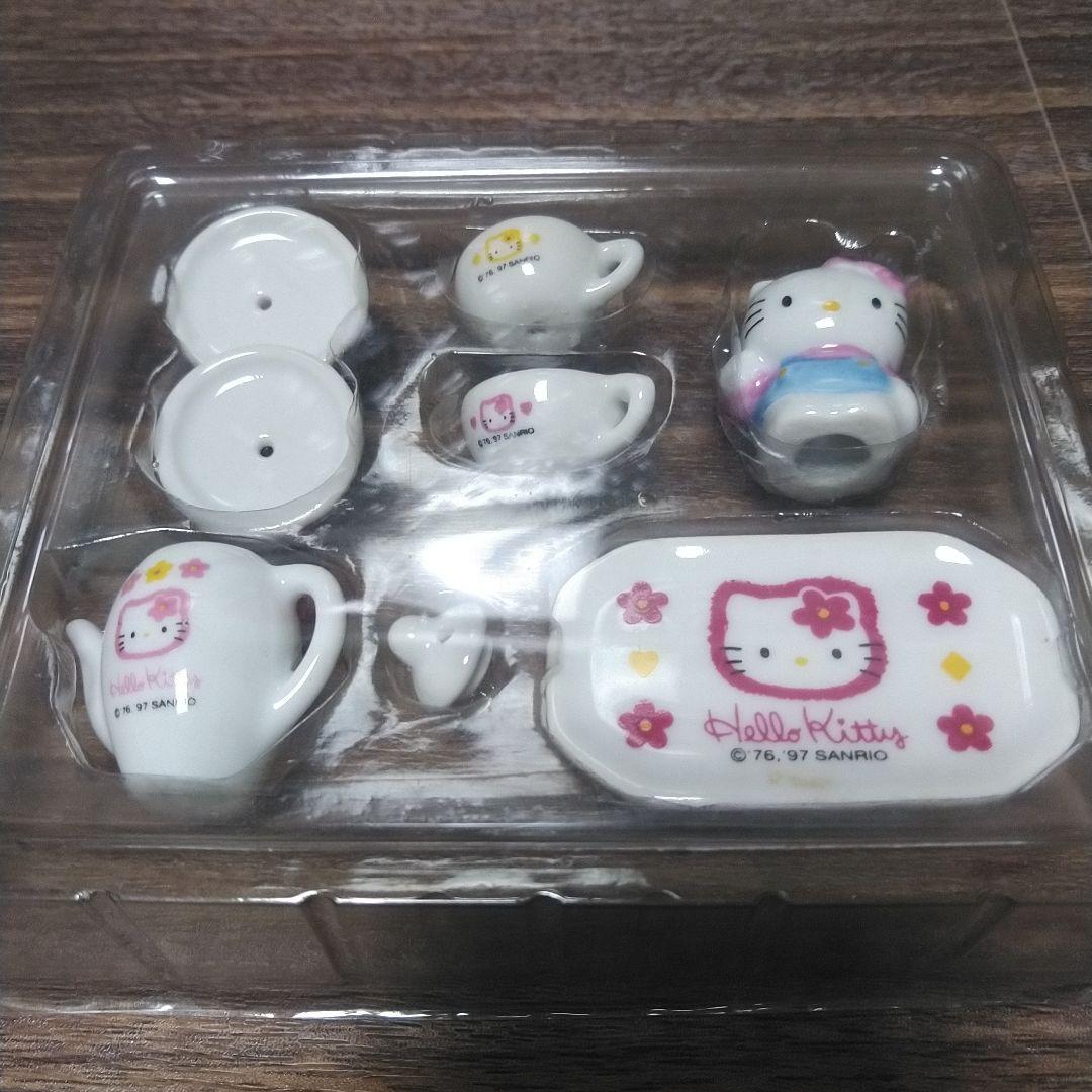 1997年 サンリオ キティ 陶器 ミニチュア ティーセット - メルカリ