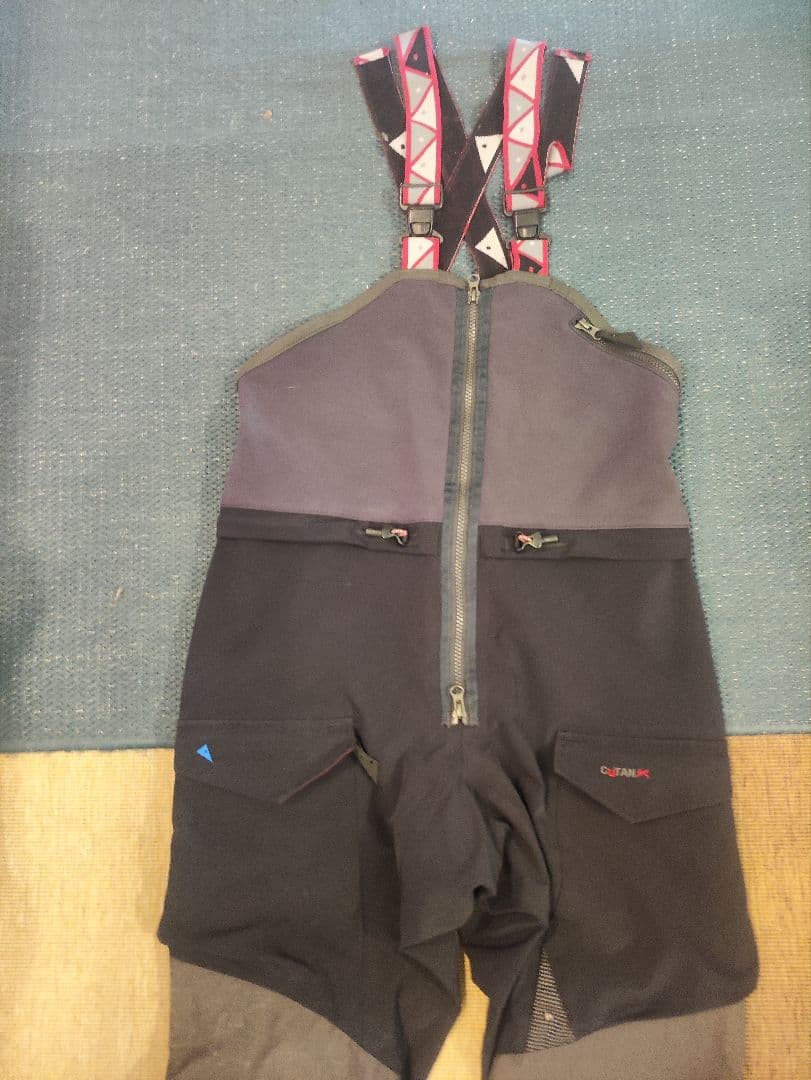 クレッタルムーセン　撥水スノボ・スキーウェア　つなぎ　3L　表記サイズs