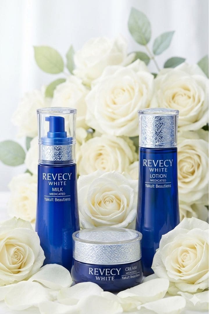 Yakult リベシィホワイトローション、ミルク、クリーム