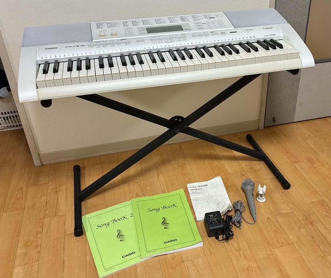 【美品】電子ピアノ CASIO LK-208 光ナビゲーション スタンド付き