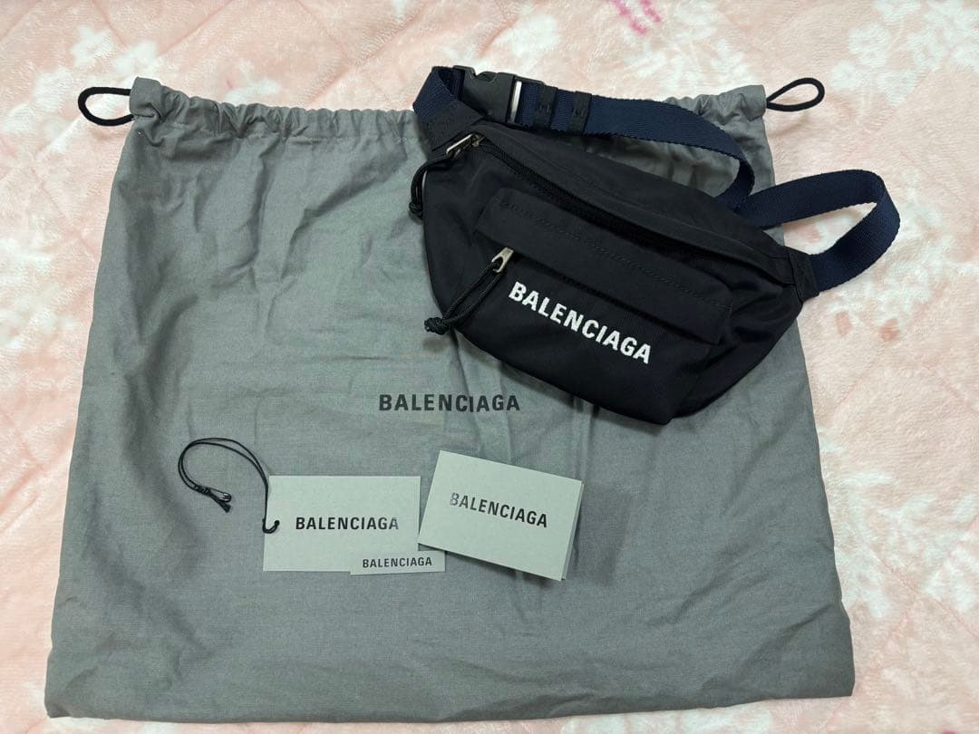 バレンシアガ　BALENCIAGA ウエスト　ボディ　バッグ BALENCIAGA（バレンシアガ） アーミー ラージ ボディバッグ ベルト