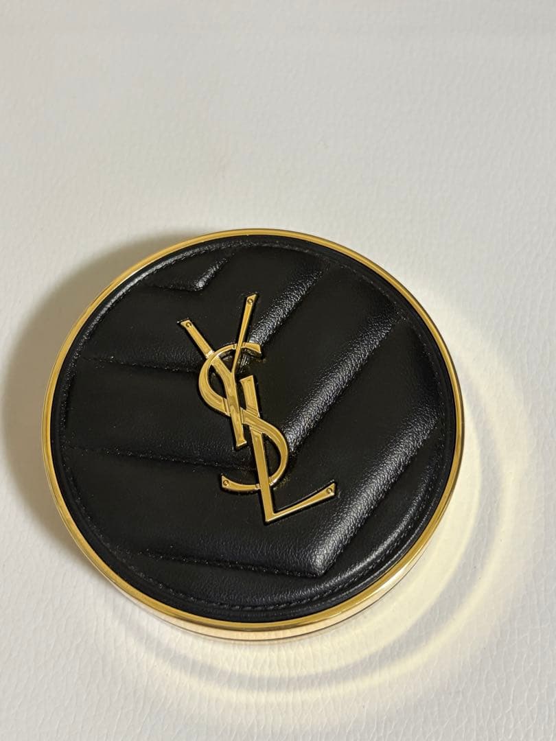 サンローランラディアント タッチグロウパクト10