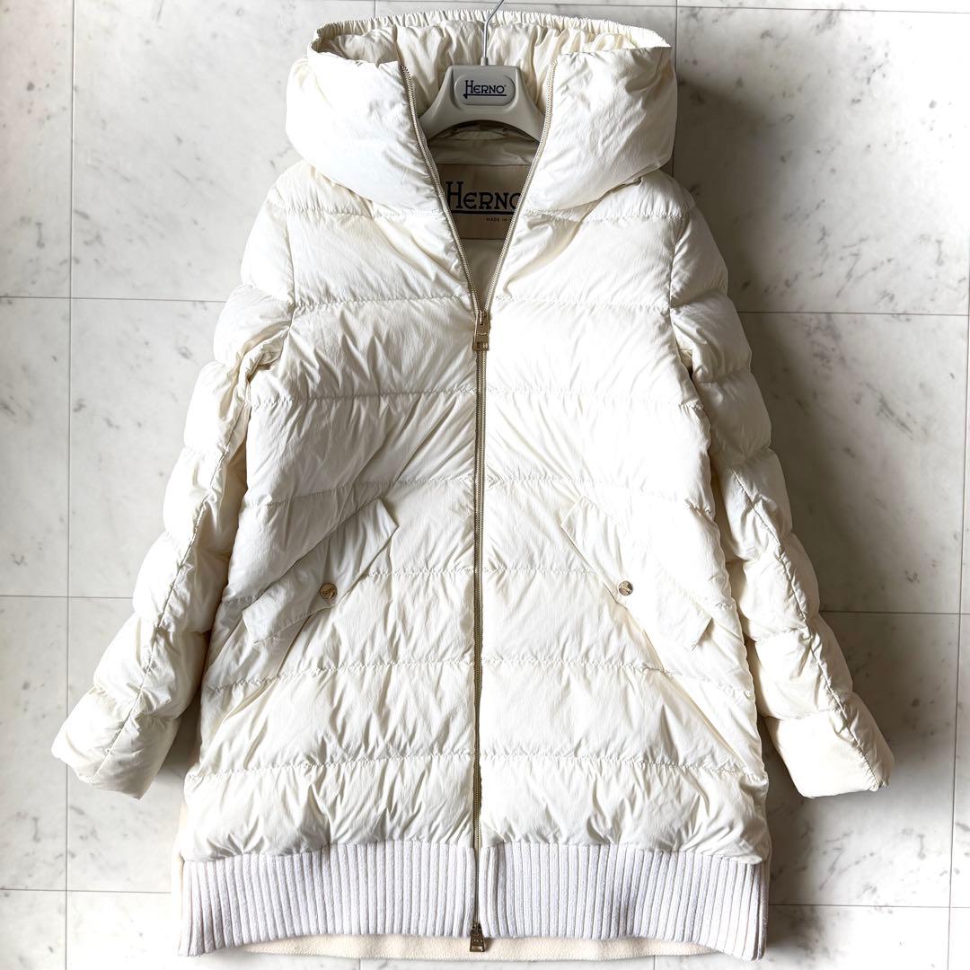 美品 ヘルノ HERNO 背中ウール切替 ダウンコート 44 オフホワイト