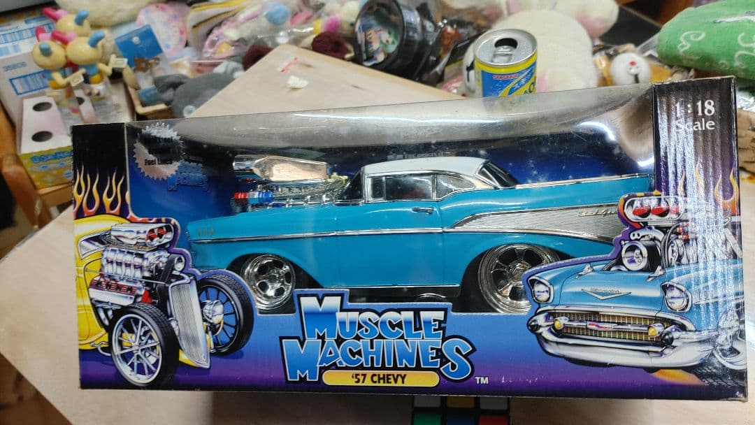 Muscle Machines 57 Chevy 1/18スケール　新品未開封