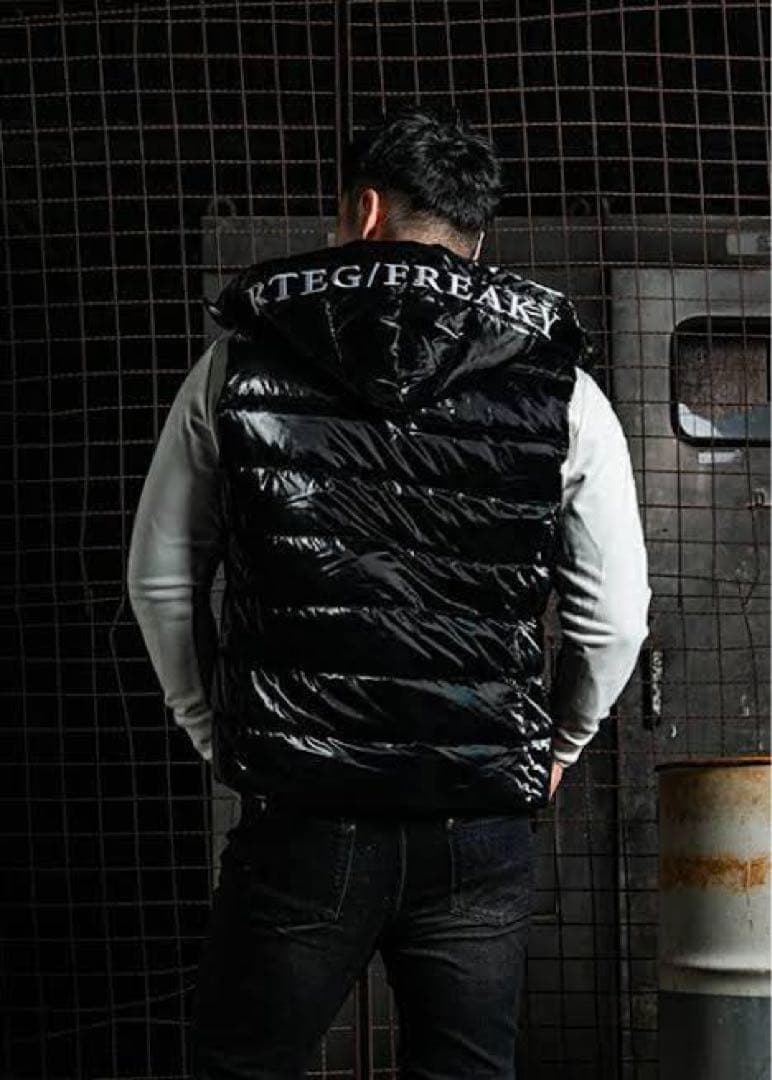 アダムスジャグラー ダウンベスト - メルカリ