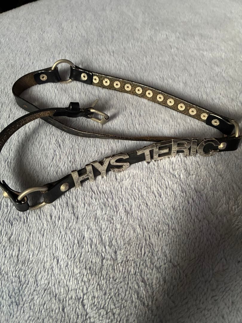 HYSTERIC スタッズ付きレザーベルト ヒステリックグラマー スタッズ ロゴ 細レザーベルト - メルカリ