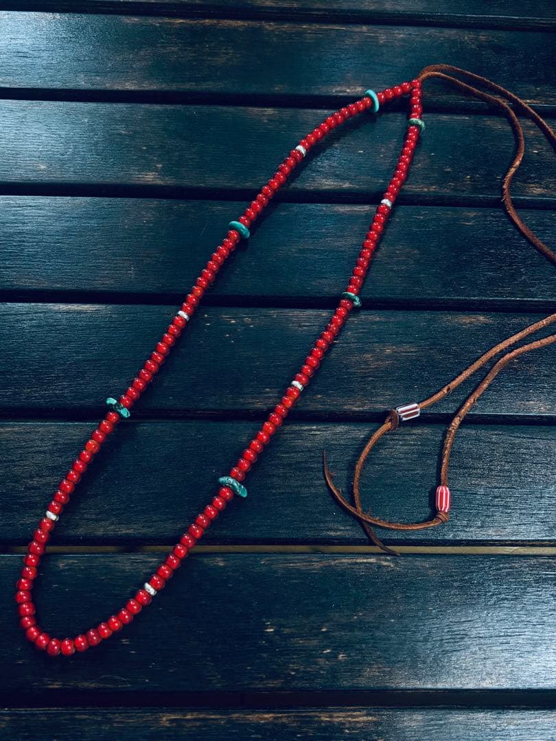 血赤よりホワイトハーツ　ターコイズ　シルバービーズ カスタム 100粒 ホワイトハーツビーズ 革紐付 三代目 ゴローズ タディ カスタム