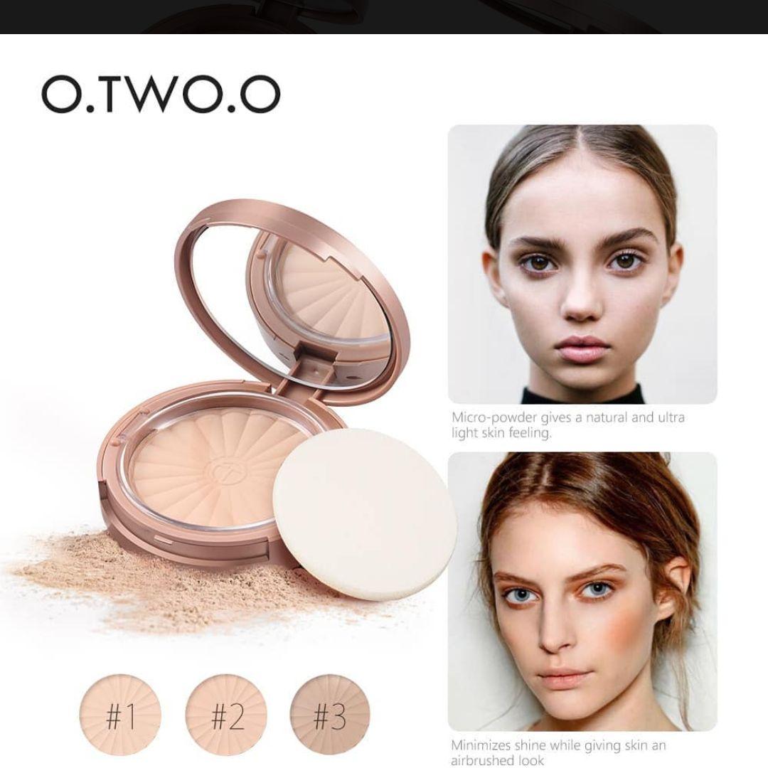 O.TWO.O ROSE GOLD POWDERファンデ