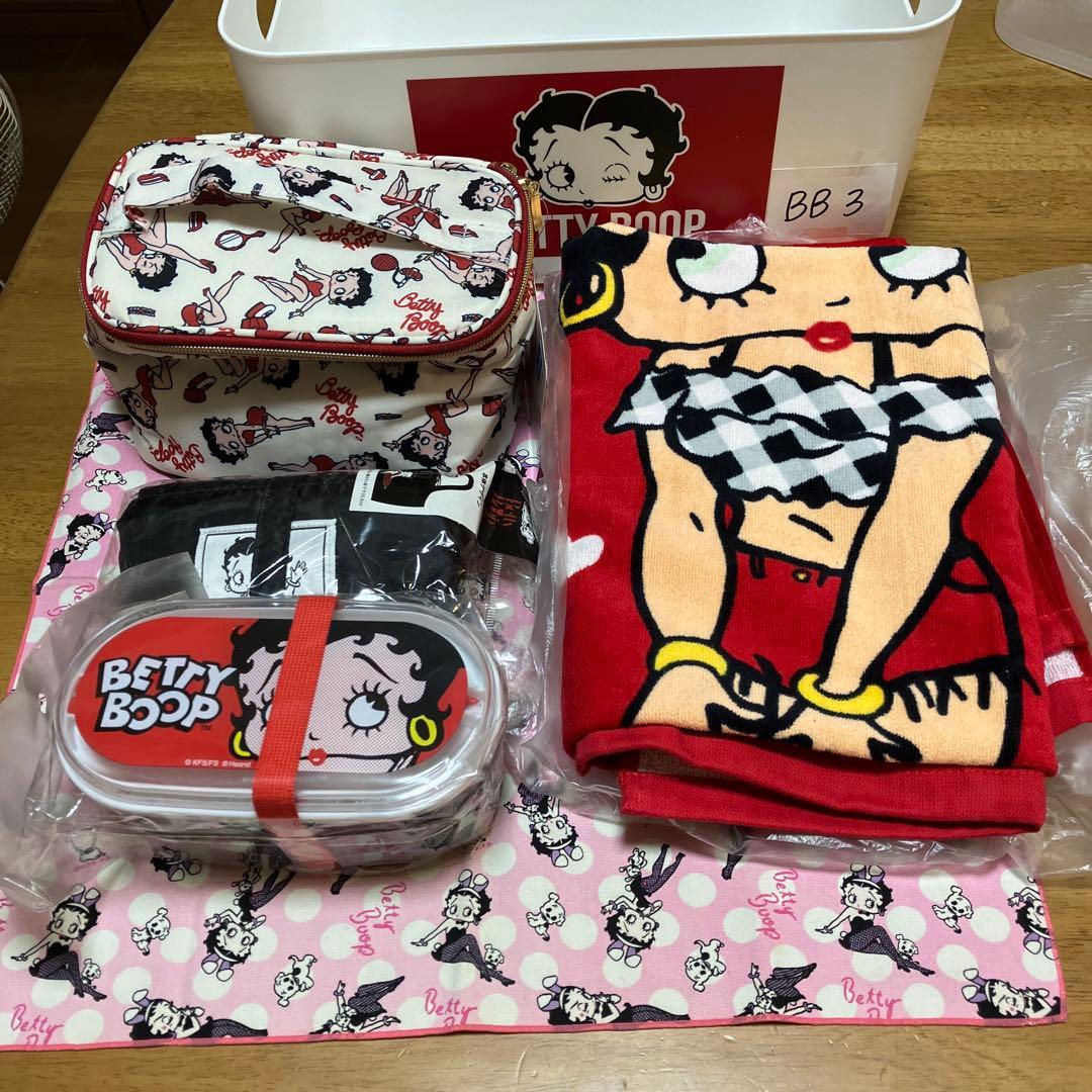 ベティちゃん　ランチボックス他セット〜BB3