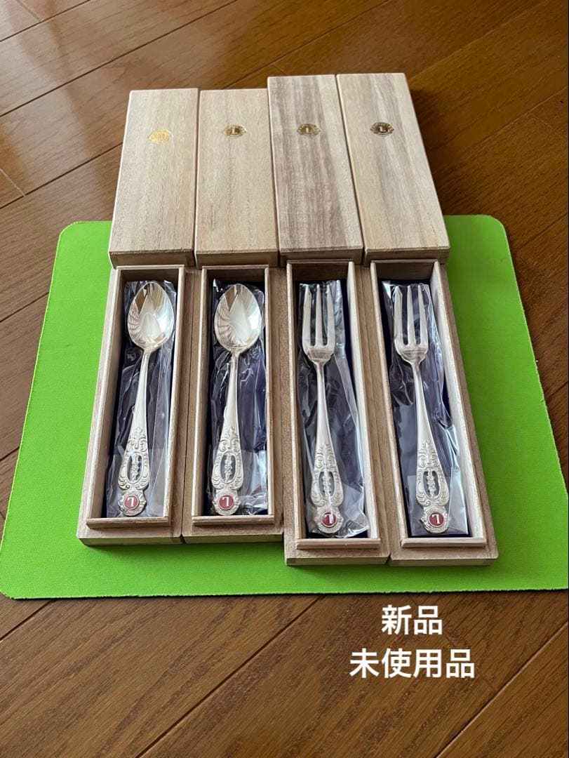 新品 silver950刻印スプーン2本 フォーク2本 木箱入り4本セット カトラリーセット ナイフフォークスプーン 2人用10本セット ニュー