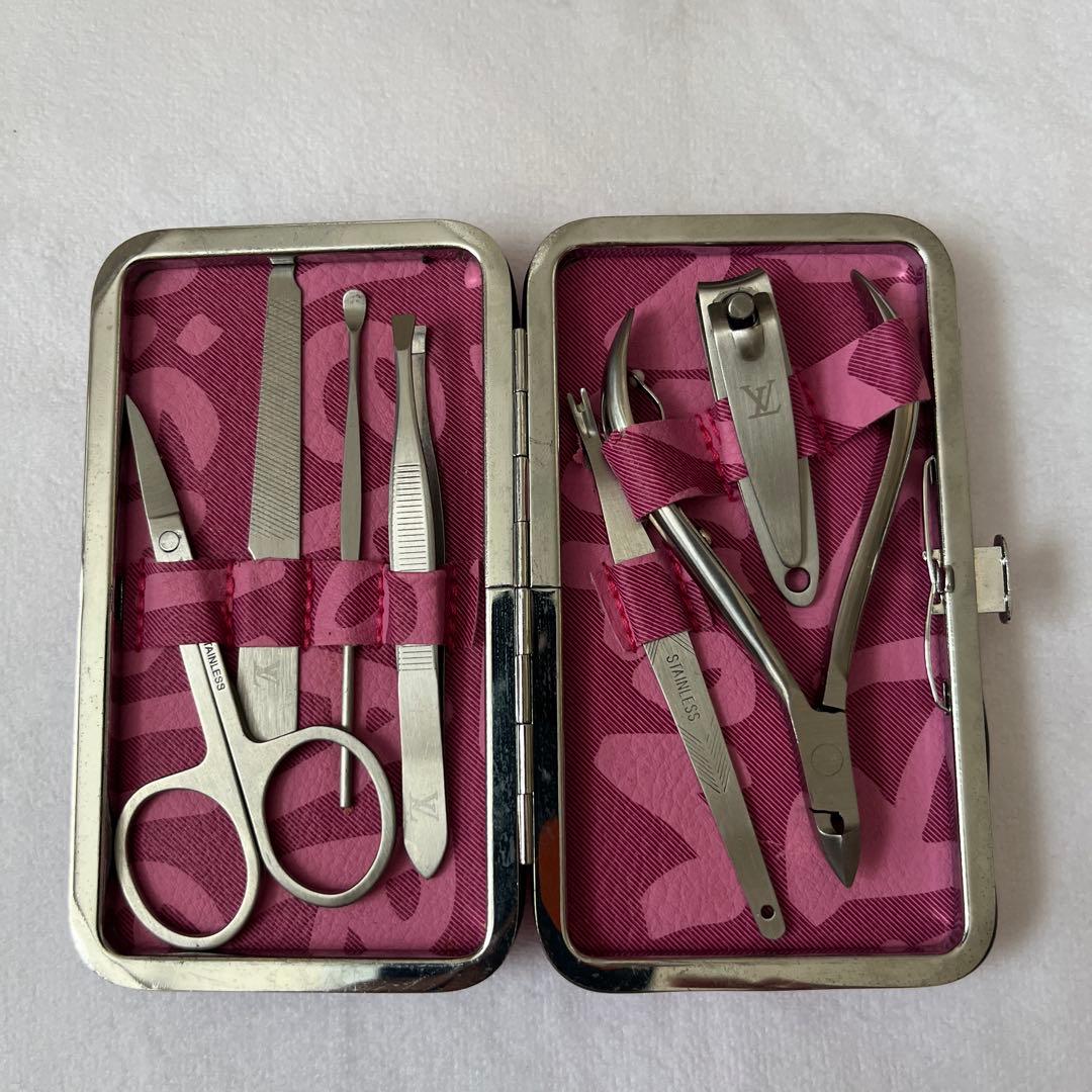 Louis Vuitton ルイヴィトン グラフィティ 爪切り ネイルケアセット