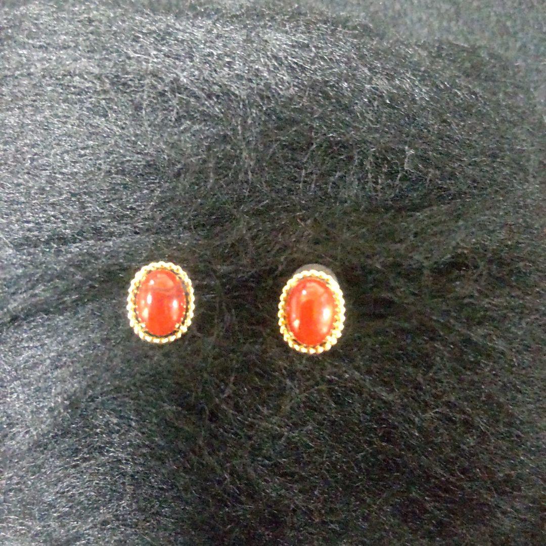 高知県沖100メートルから200メートル深海で取れた赤珊瑚18kピアス