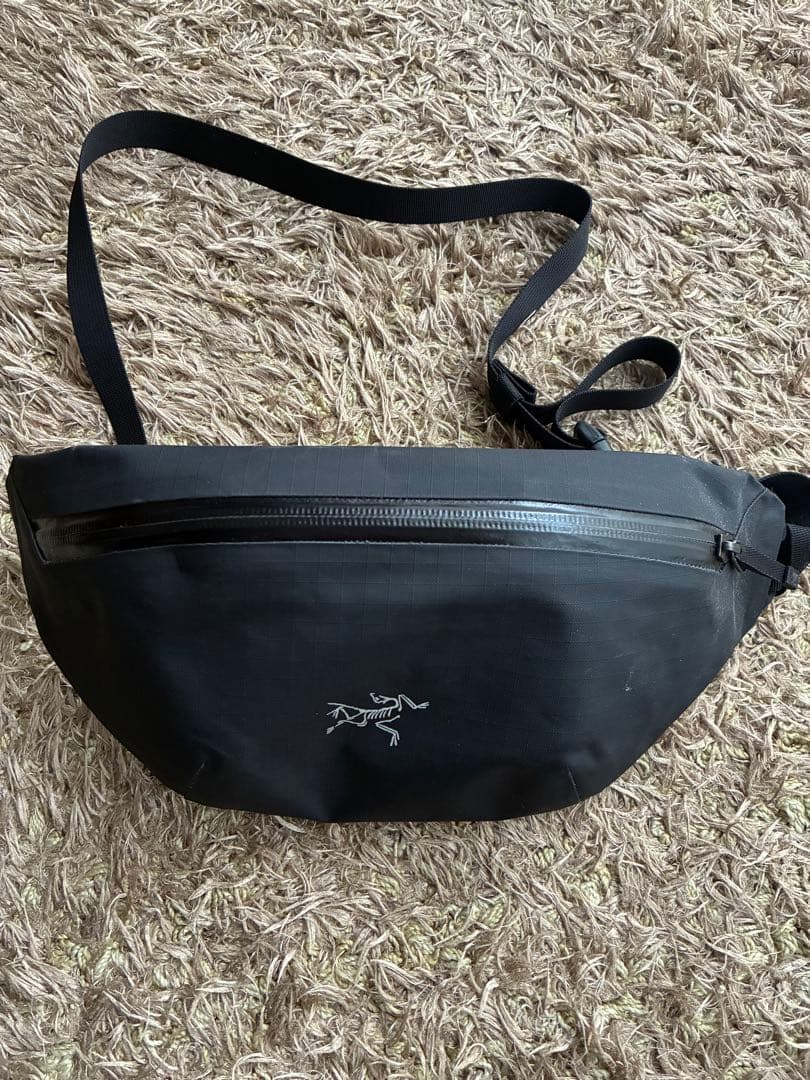 Arc'teryx ブラック ボディバッグ　アークテリクス