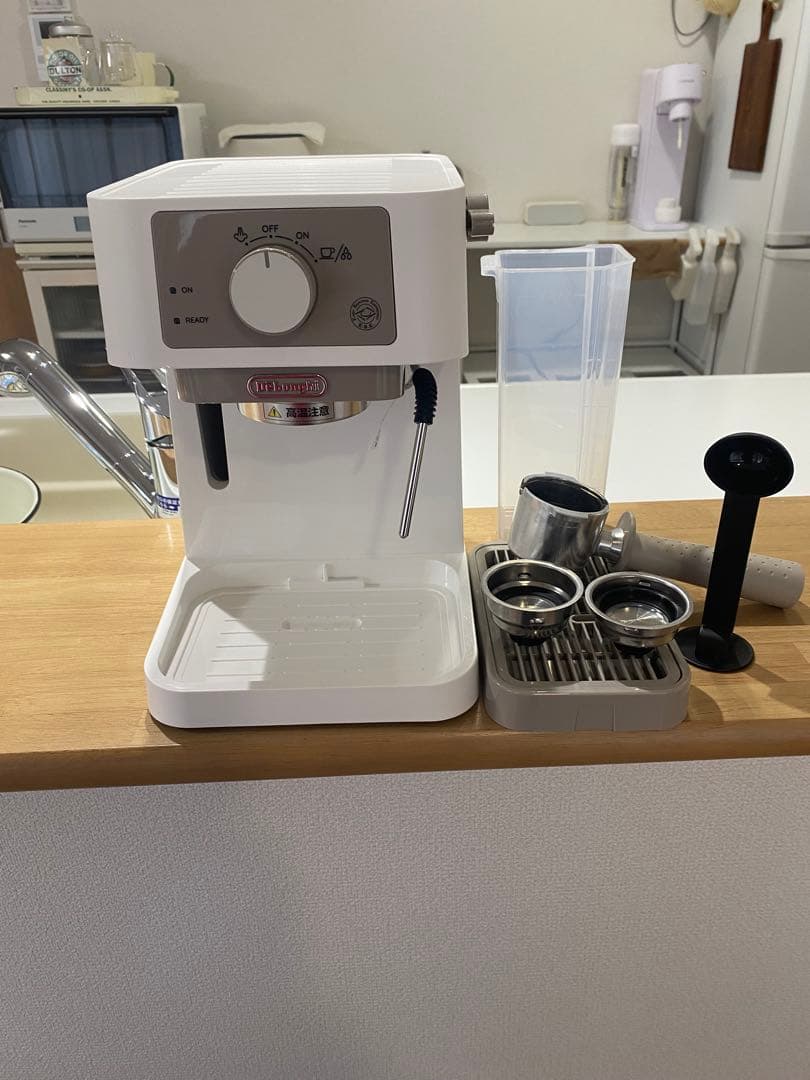 デロンギ スティローザ EC235J-Wエスプレッソ・カプチーノメーカー デロンギ スティローザ エスプレッソ・カプチーノメーカー (EC235J-BK