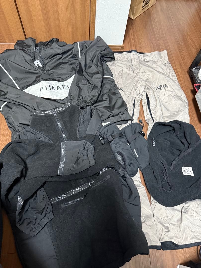FIMAFIA スノボ　ウェアセットスノーボード　グローブ　ジャケット　パンツ スノーボードウェア メンズ 上下セット スノボーウェア MTU レディース