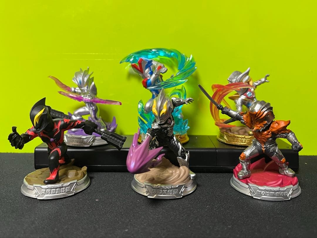 ウルトラマン　海外　ミニフィギュア6体セット
