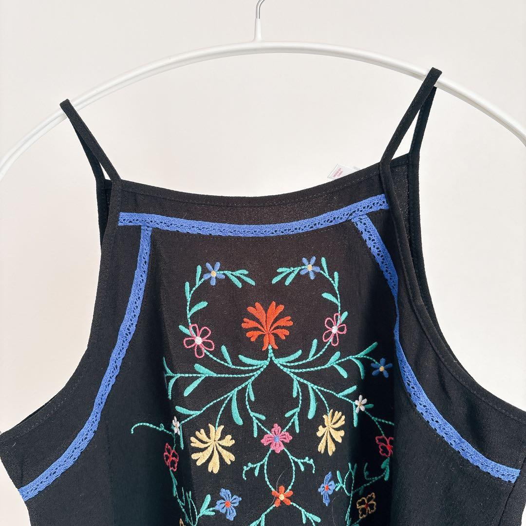 Xhilaration 花柄 刺繍 キャミソール 黒 タッセル 【S】 美品 - メルカリ