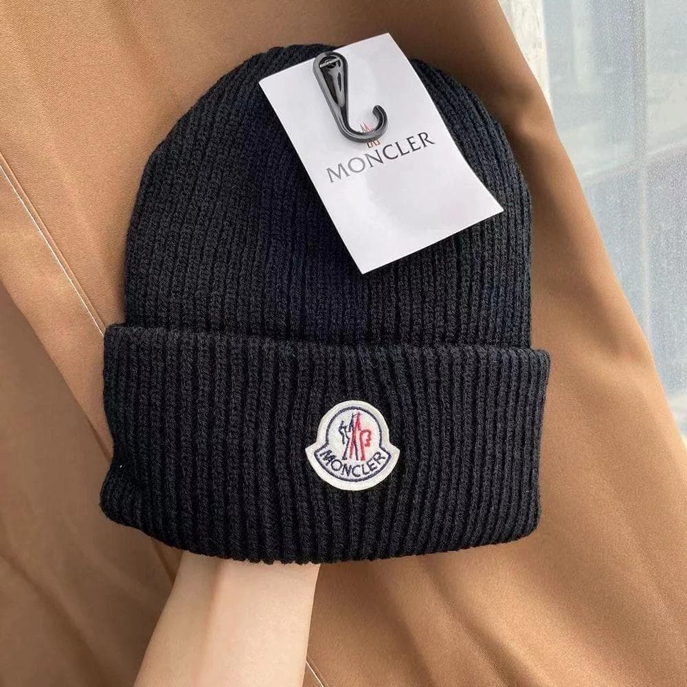 MONCLER ブラック ニット帽